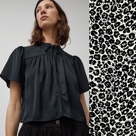 NWT CIAO LUCIA Leopard Short Sleeve Gathered Front Yoke Tie High Neck Crop Top S - Picture 1 of 10